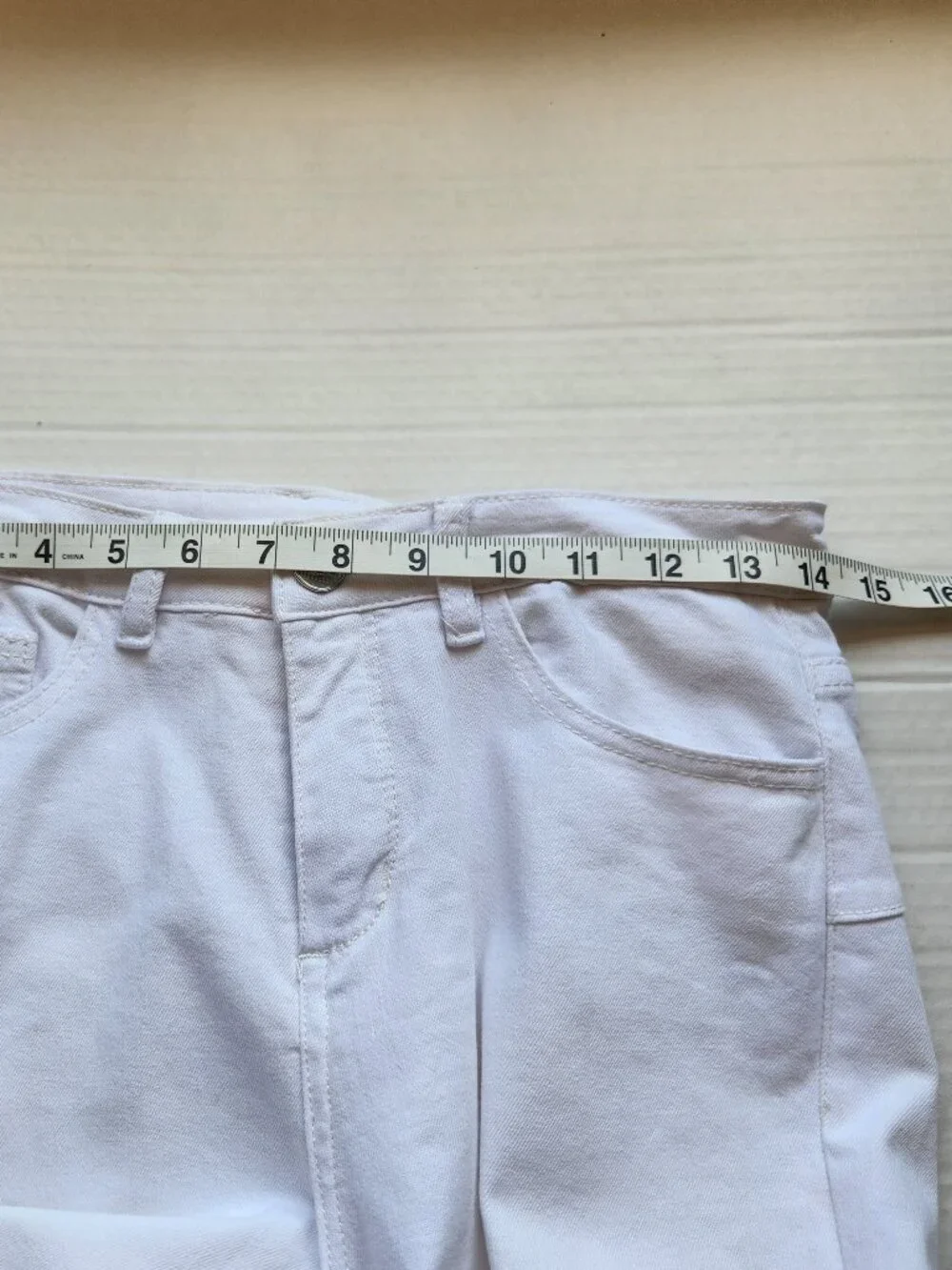 Soft Surroundings Women's Size 6 White Arabella Cropped Ruffle Hem Ankle Jeans